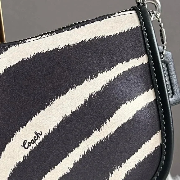 CM514 - Coach Swinger 20 with Zebra Print - Picture 4 of 12